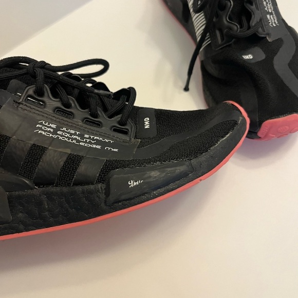 ADIDAS NMD R1 V2 x Damian Lillard D.O.L.L.A. Size 6 women’s - Picture 5 of 11